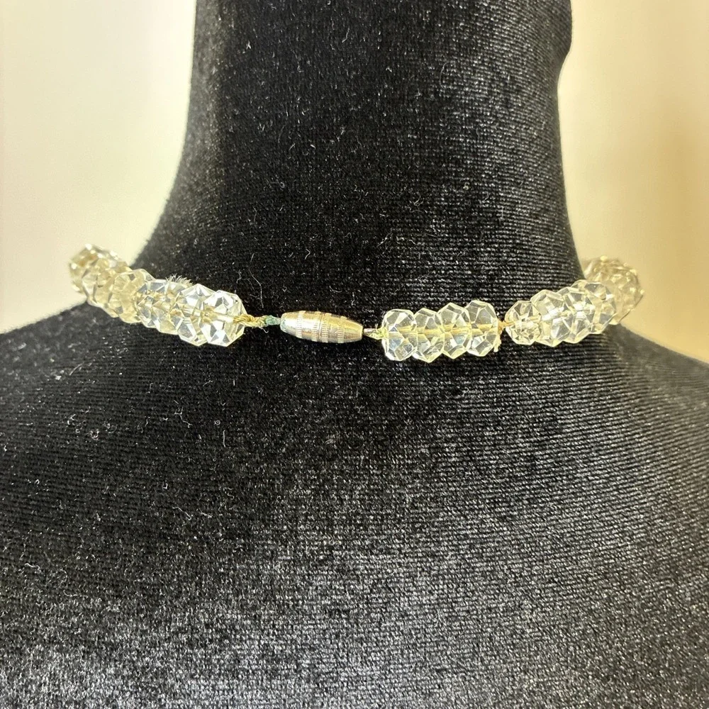 Vintage Faceted Clear Glass Bead Necklace Graduated Barrel Clasp 17 Inch Womens